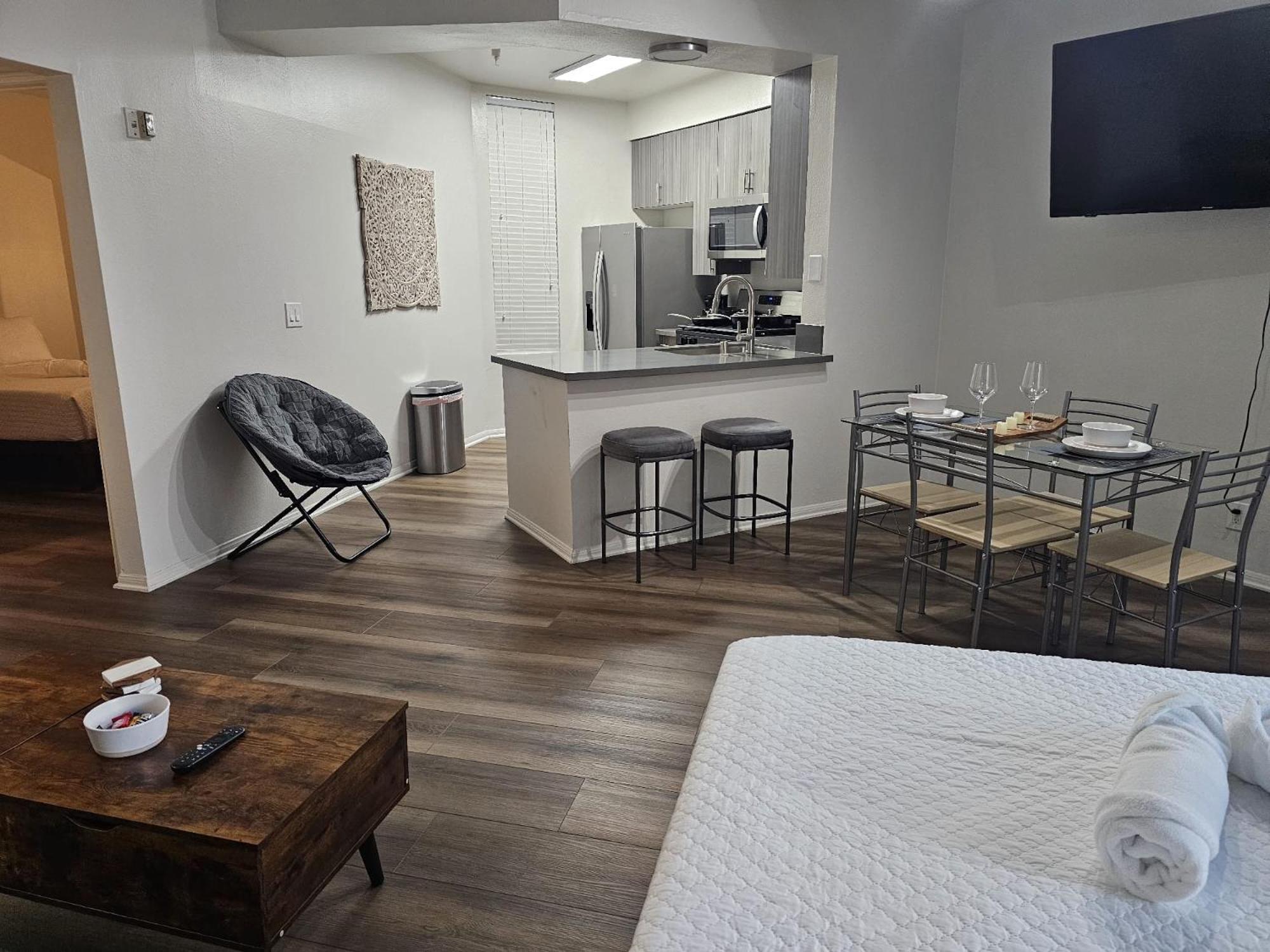 Elegant In Mdr-venice With Pool, Hottub & Gym Apartamento